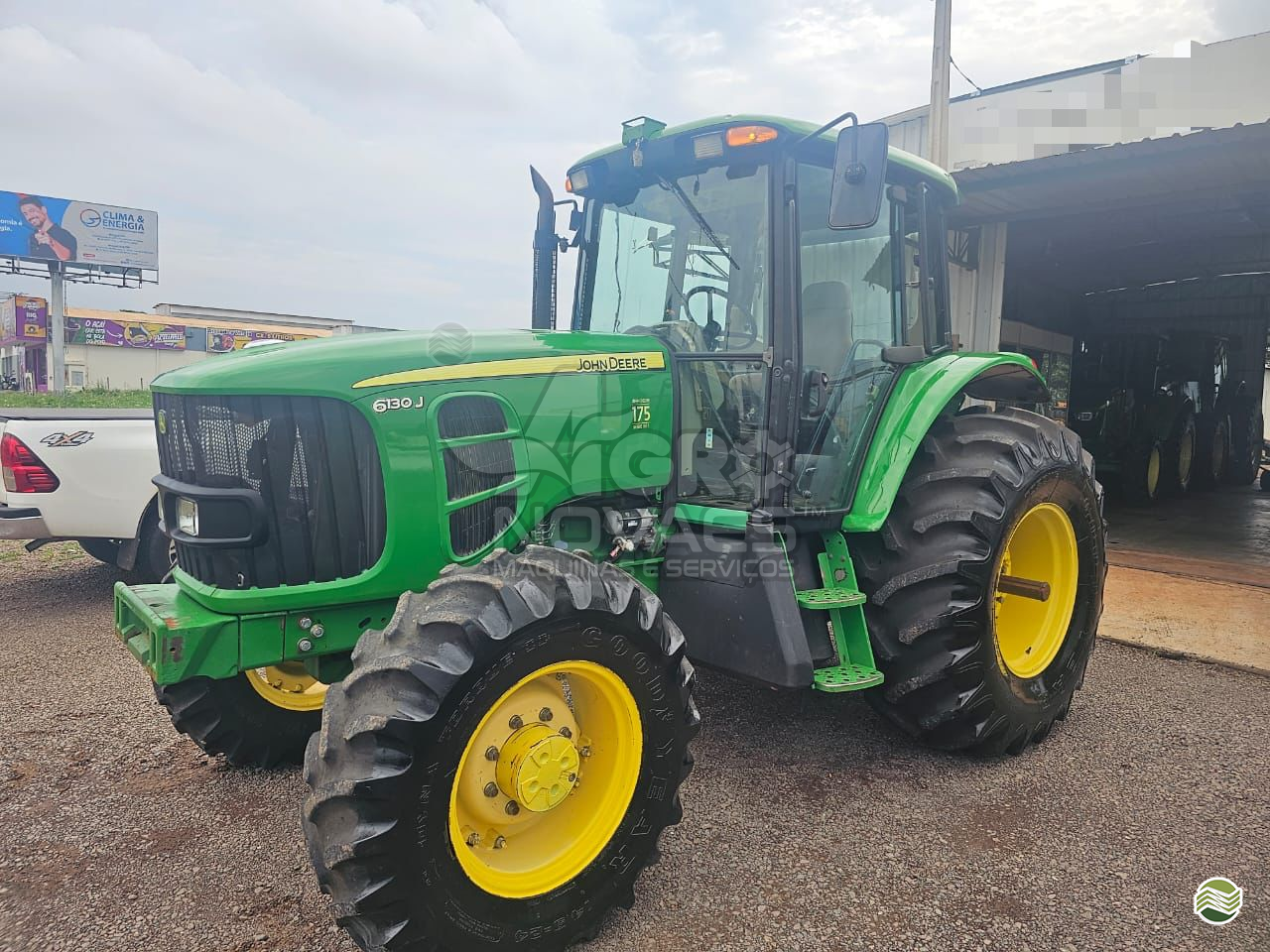 TRATOR JOHN DEERE JOHN DEERE 6130J Tração 4x4 Agro Novaes Máquinas Agrícolas FERNANDOPOLIS SÃO PAULO SP
